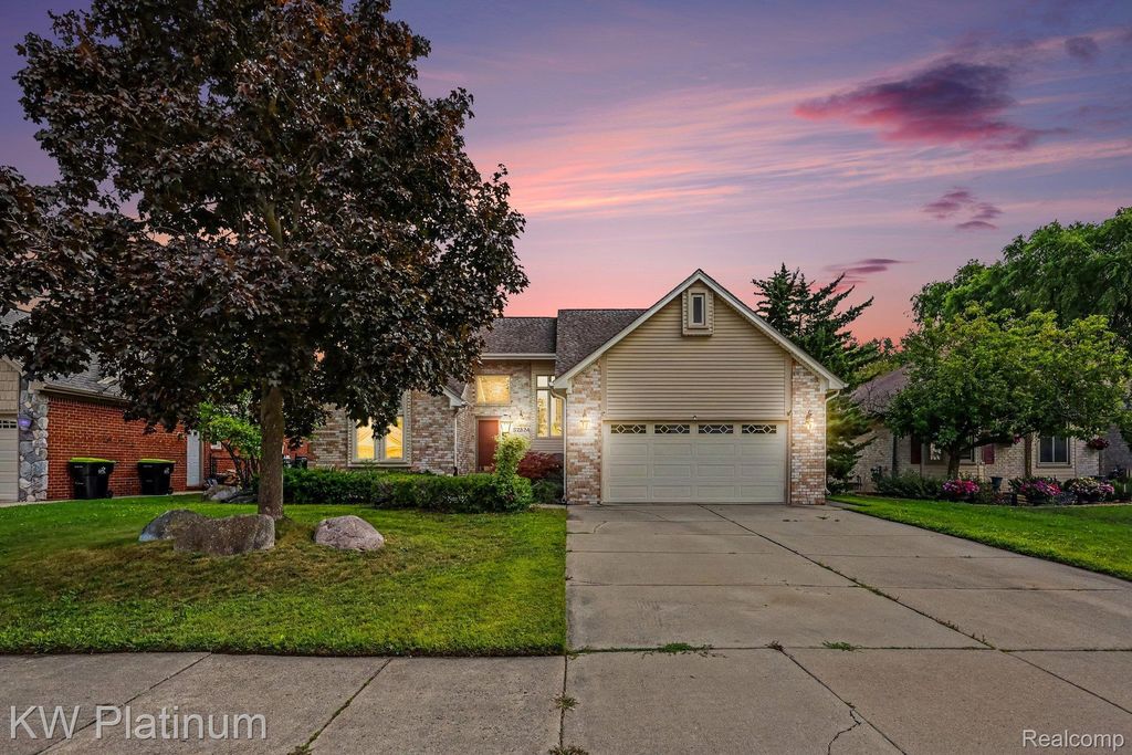 52824 Mary Martin Drive, Chesterfield township