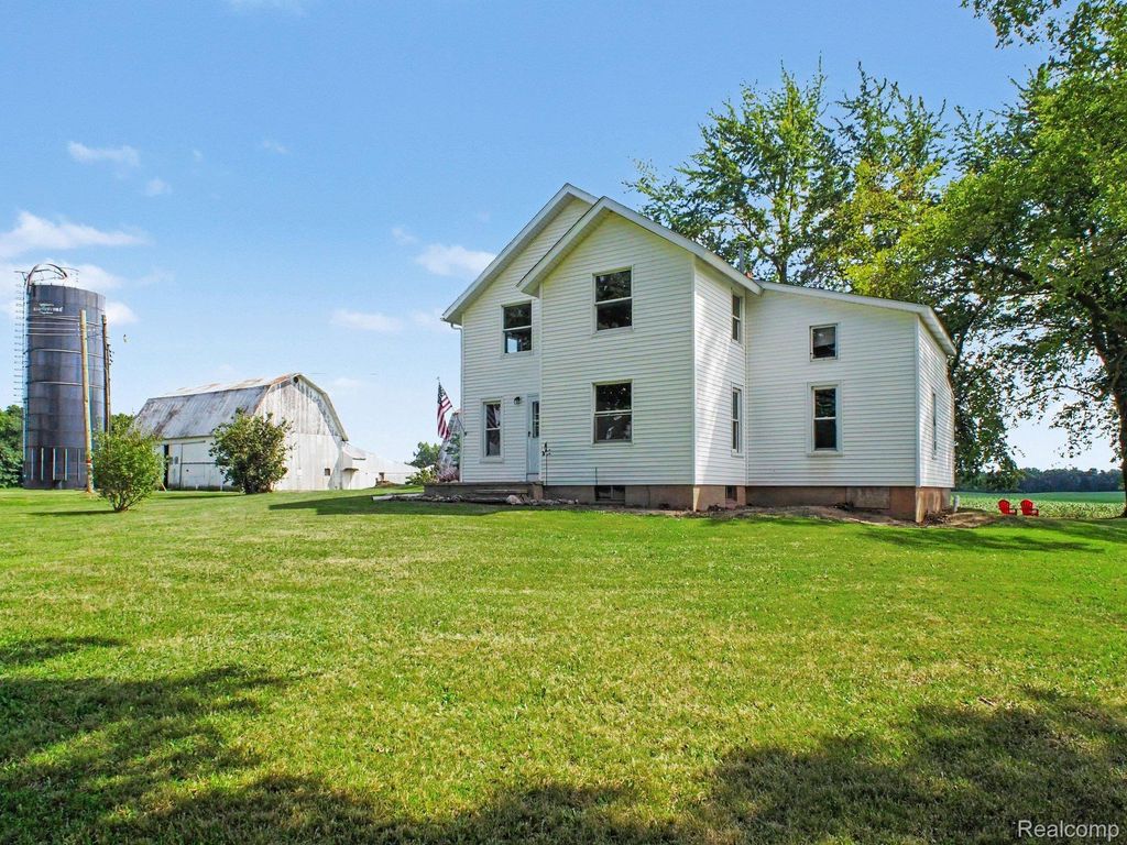 12073 Lahring Road, Argentine township
