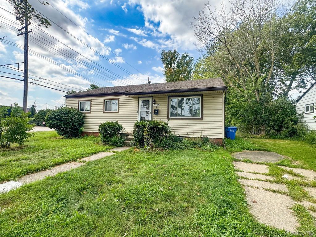 21709 Weller Avenue, Warren city