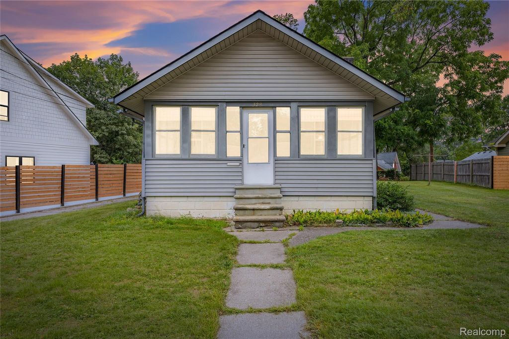 328 Romeo Road, Rochester city