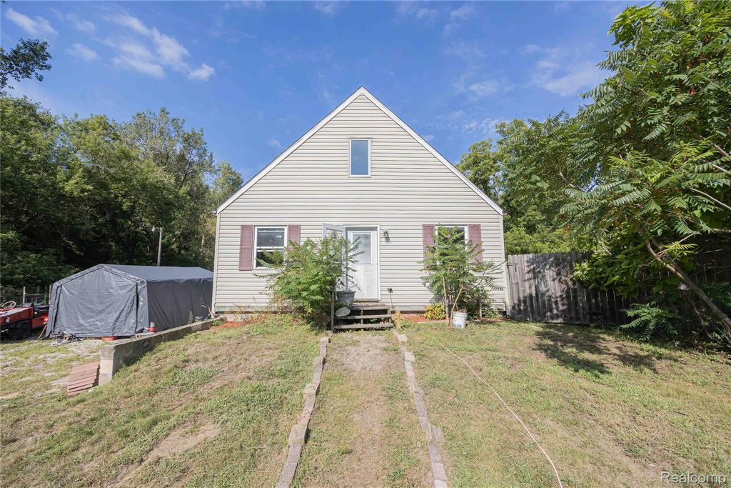 24224 Sumpter Road, Sumpter township