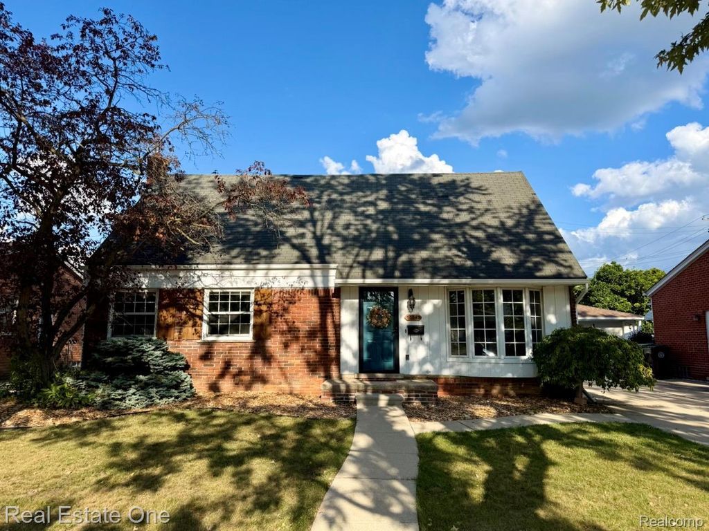 16343 Drake Street, Southgate city