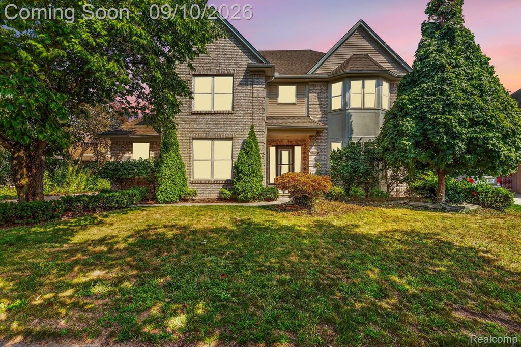 48802 Crescent Drive, Macomb township
