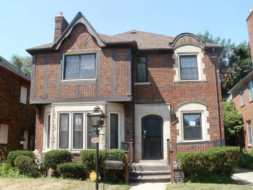 18437 Pennington Drive, Detroit city