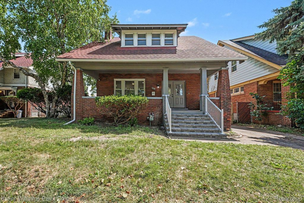 111 Moss Street, Highland Park city