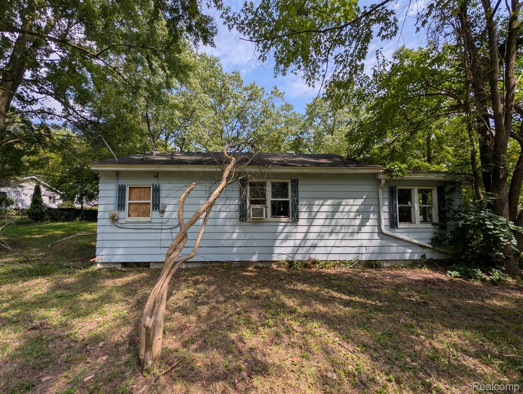 965 Orion Terrace, Orion charter township