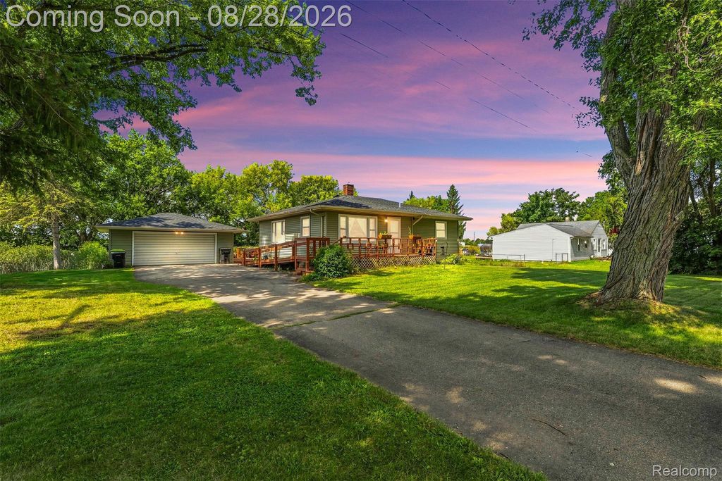 9093 N Genesee Road, Thetford township