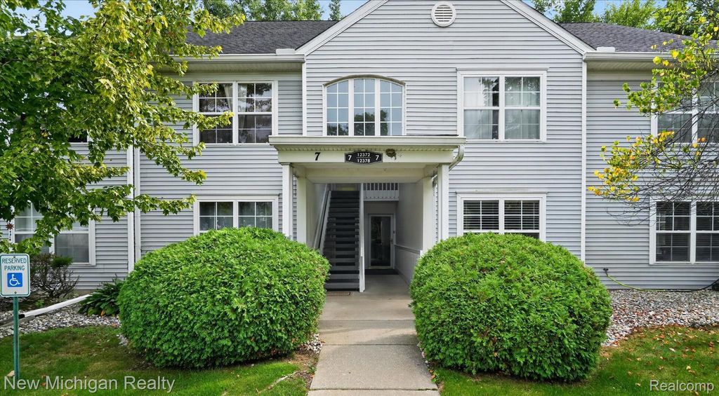 12372 Saint Andrews Way, Fenton charter township