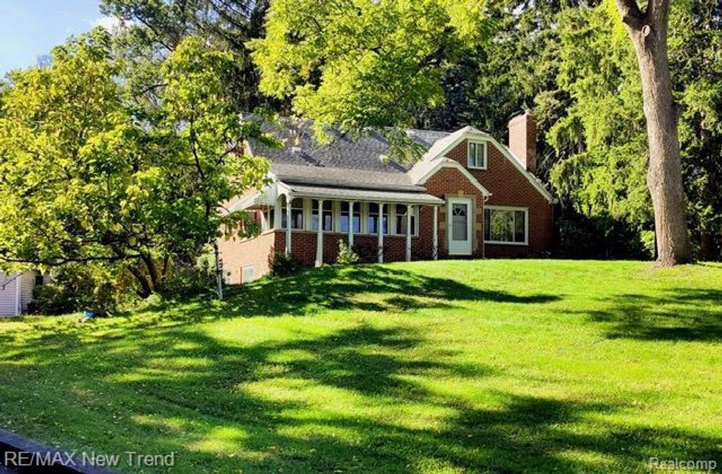 8715 N Wayne Road, Westland