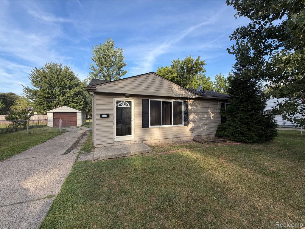 23235 Grabar Square, Warren city