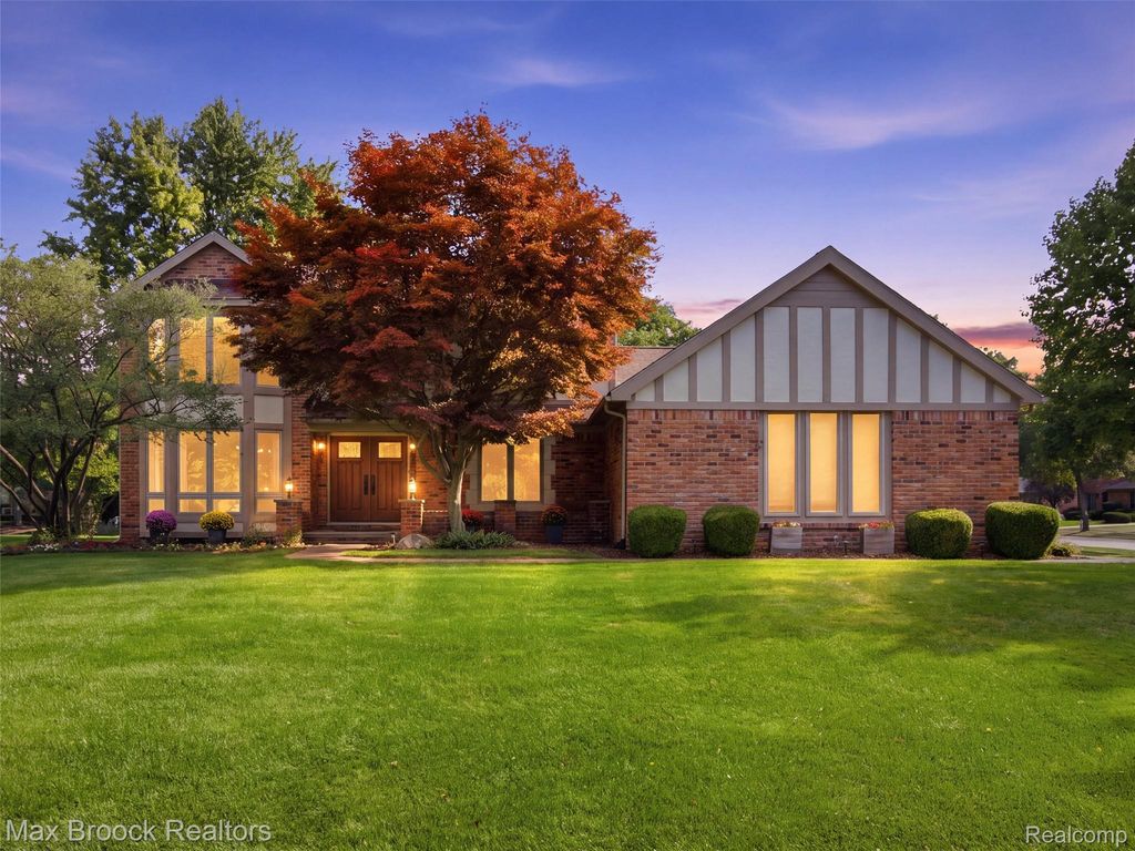1664 White Birch Court, Troy city