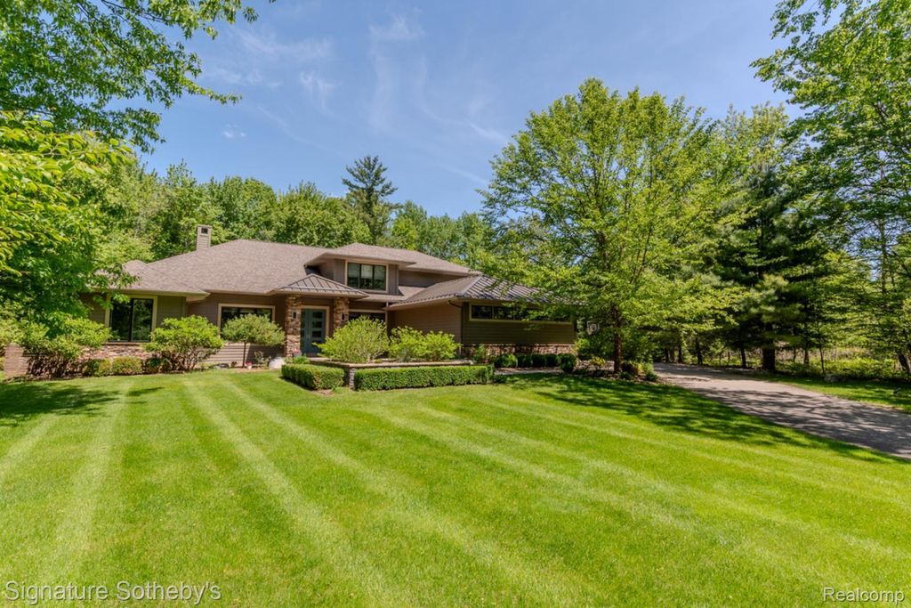 3479 E Shady Ridge Lane, Larkin charter township
