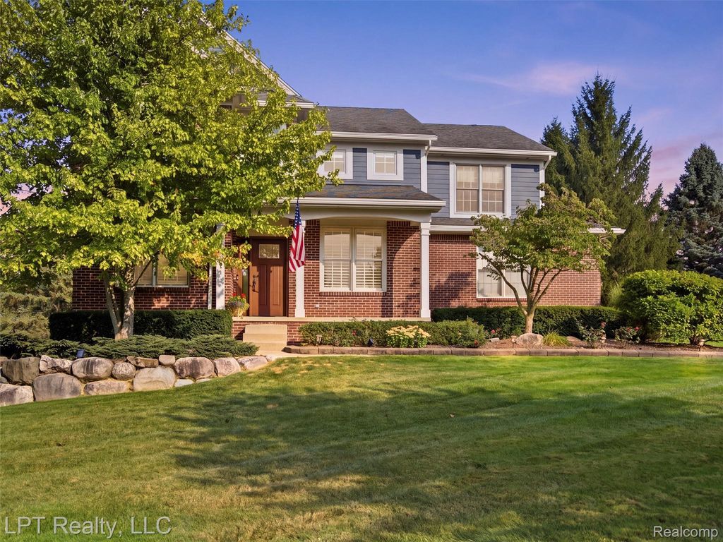 23770 Spy Glass Hill N, Lyon charter township