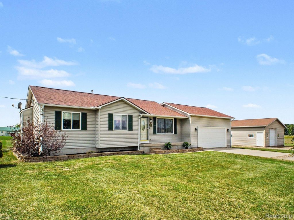 8420 Jesse Lane, Mundy township