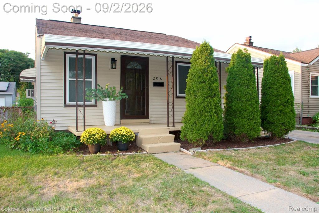 208 W Fairmount Avenue, Pontiac city