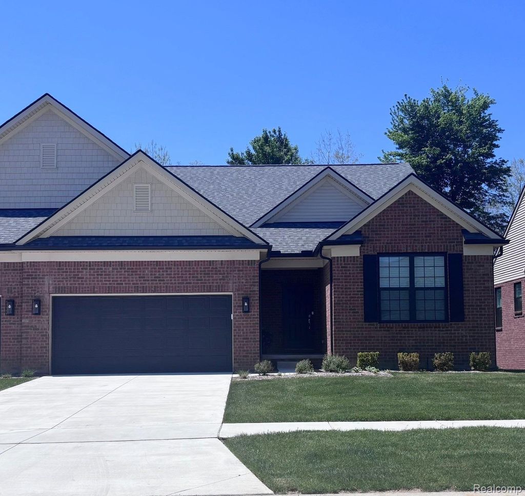 55913 Oak Pointe Drive, Shelby charter township