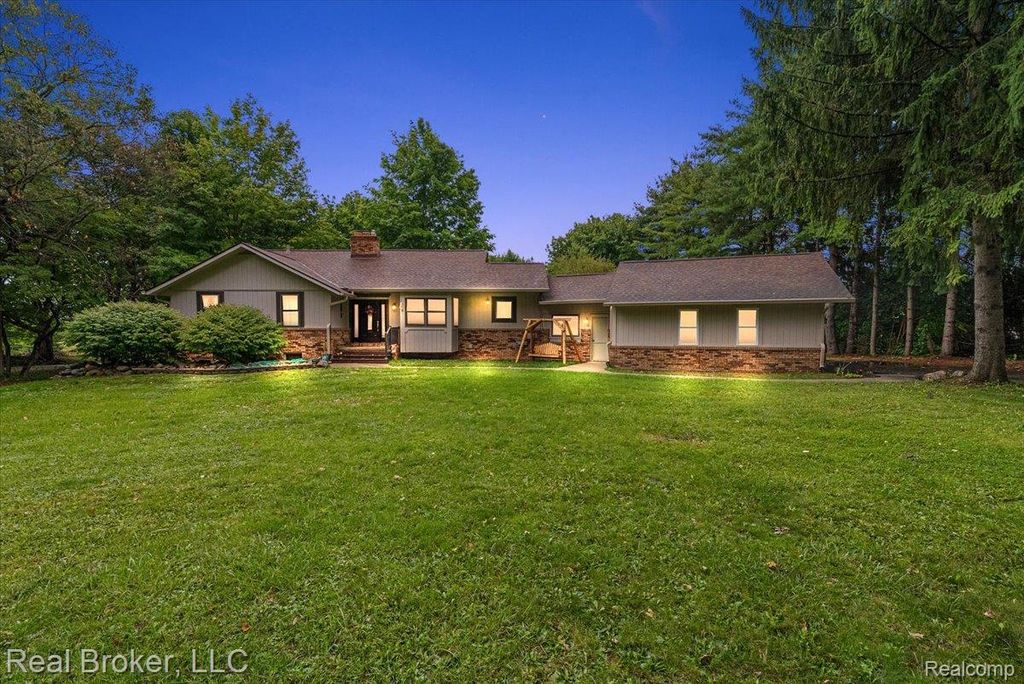 4515 Kidder Road, Almont