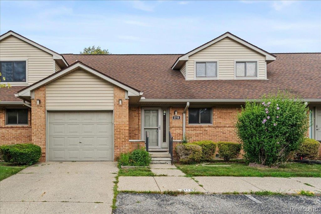 3719 Old Creek Road, Troy