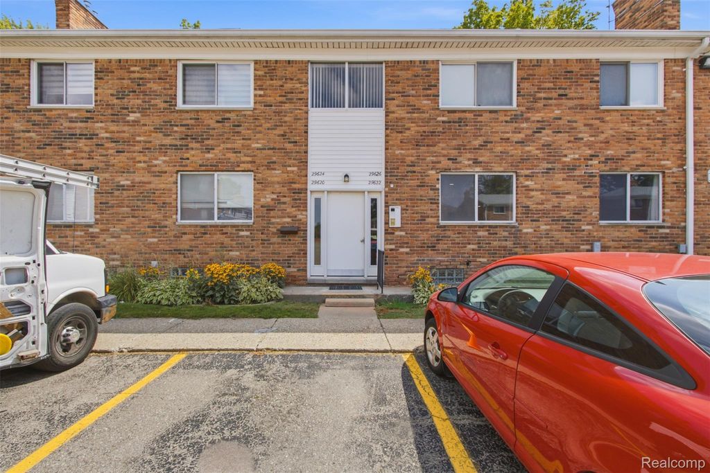 29622 Hoover Road, Warren