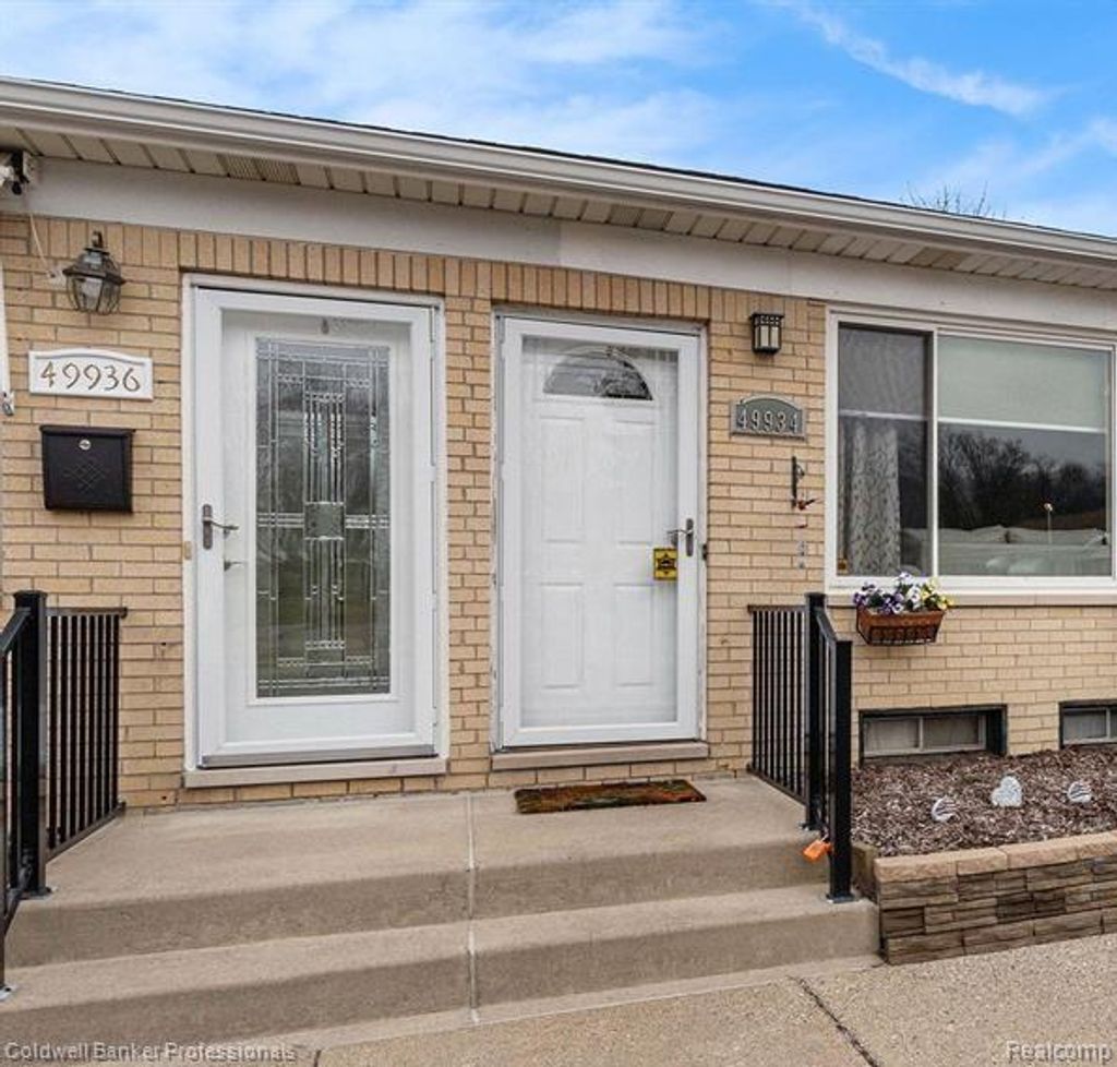 49936 Helfer Boulevard W 8, Wixom city