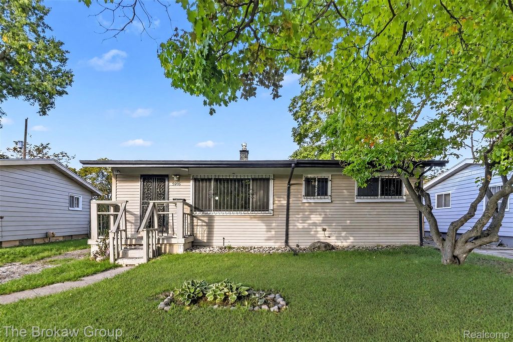 5916 Susan Street, Flint