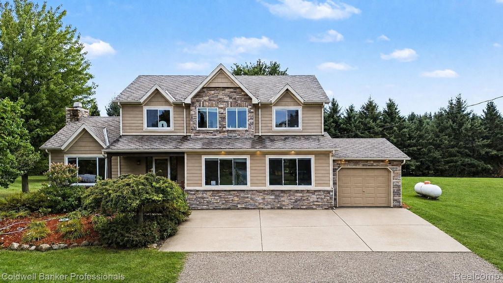 3775 Reamer Road, Oregon township