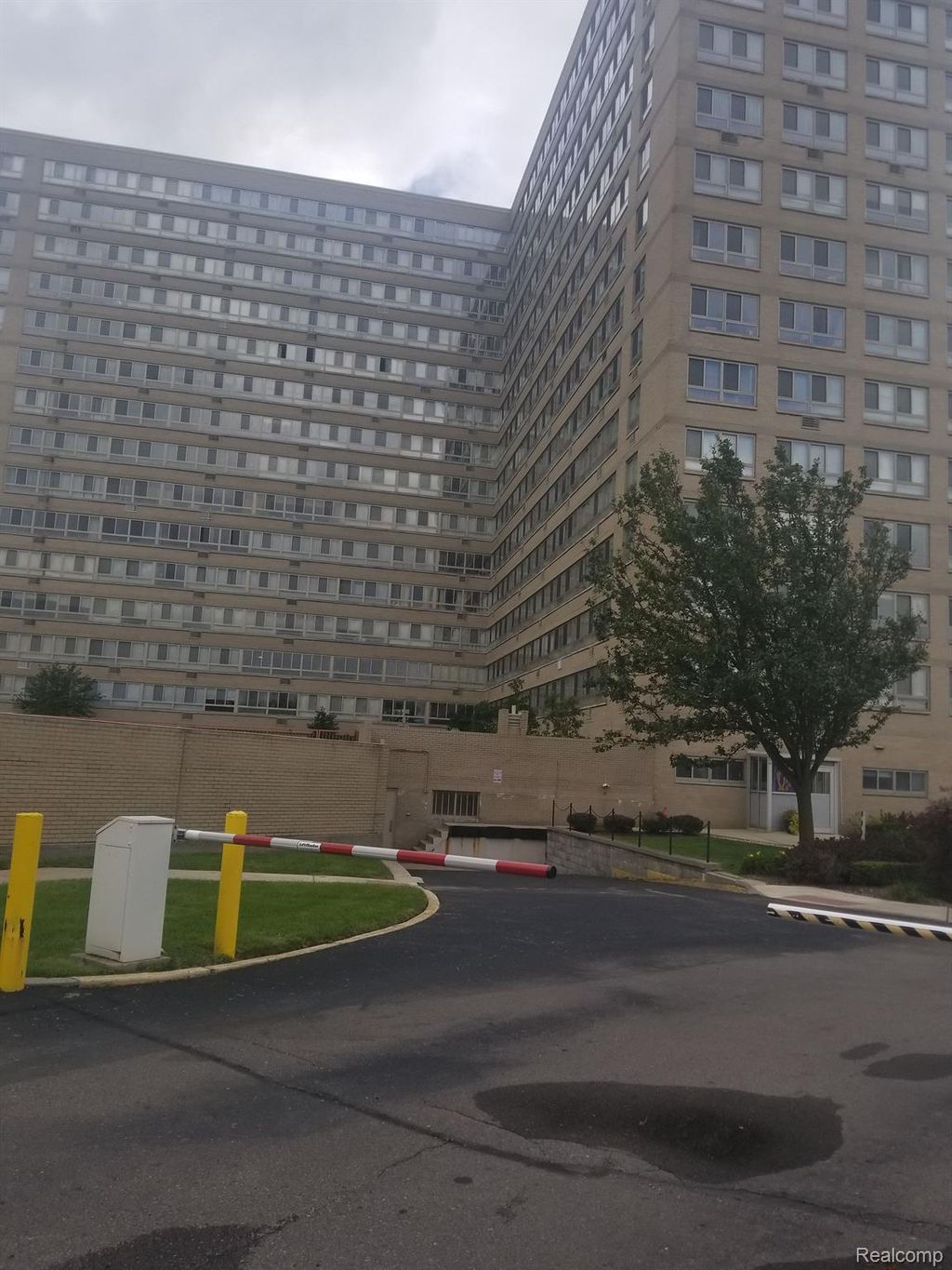 8900 E Jefferson Avenue 1103, Detroit city