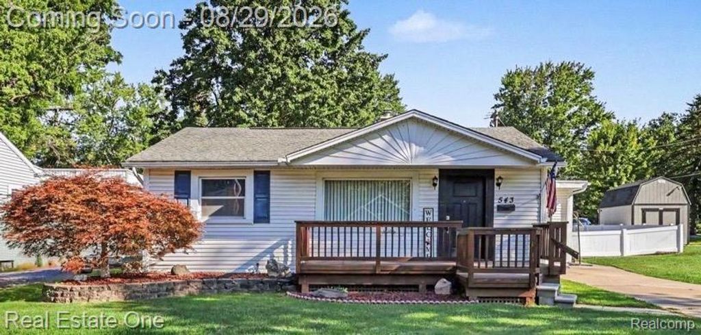543 Atwater Street, Lake Orion village