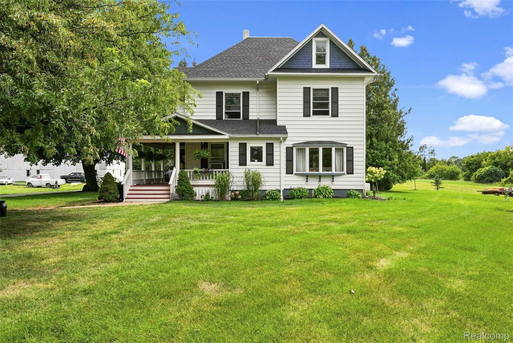2971 Huron Line Road, Greenleaf township