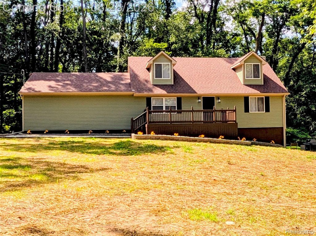 15196 Shiawassee Drive, Argentine township
