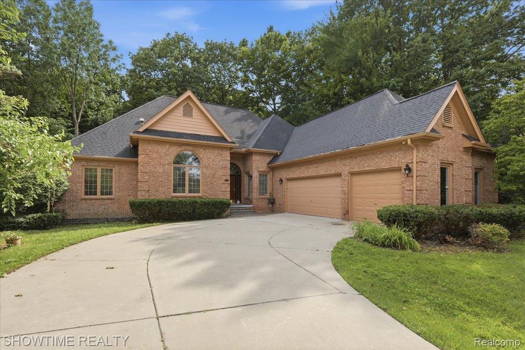 11656 Majestic Court, Shelby charter township