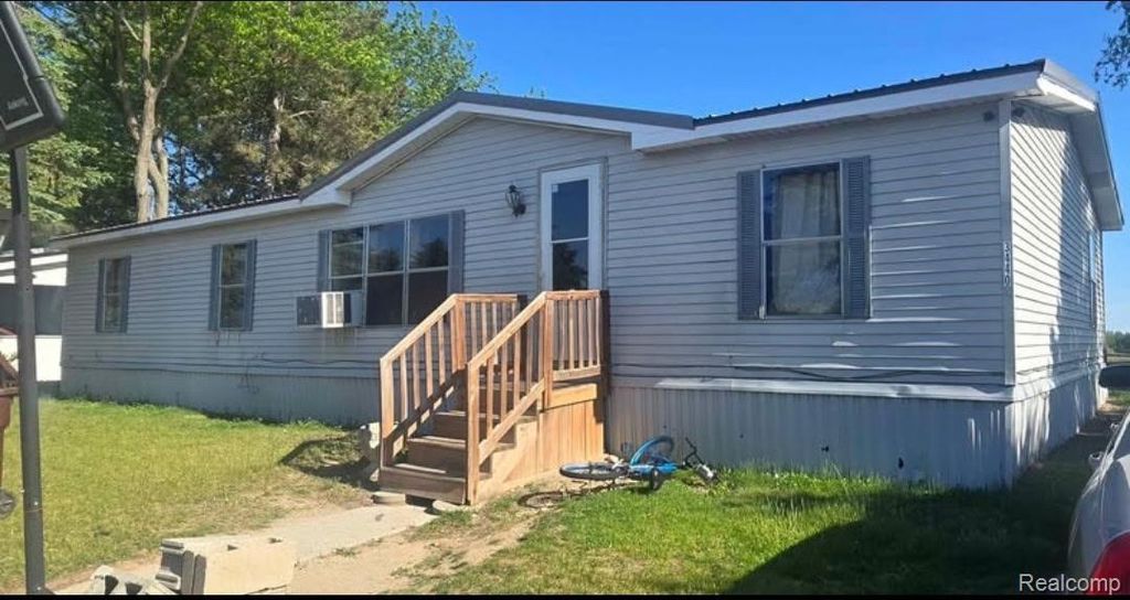 3440 Scotland Circle, Pine River township