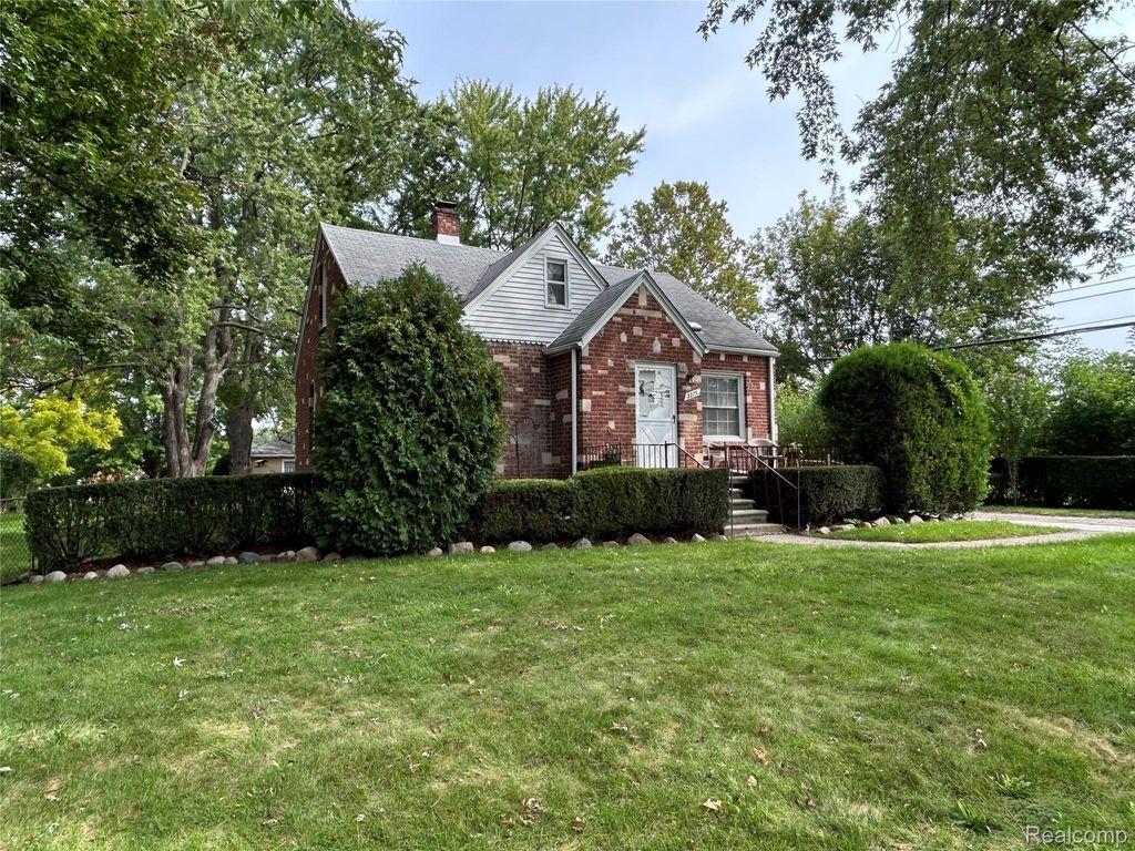 2275 Marlow Drive, Warren