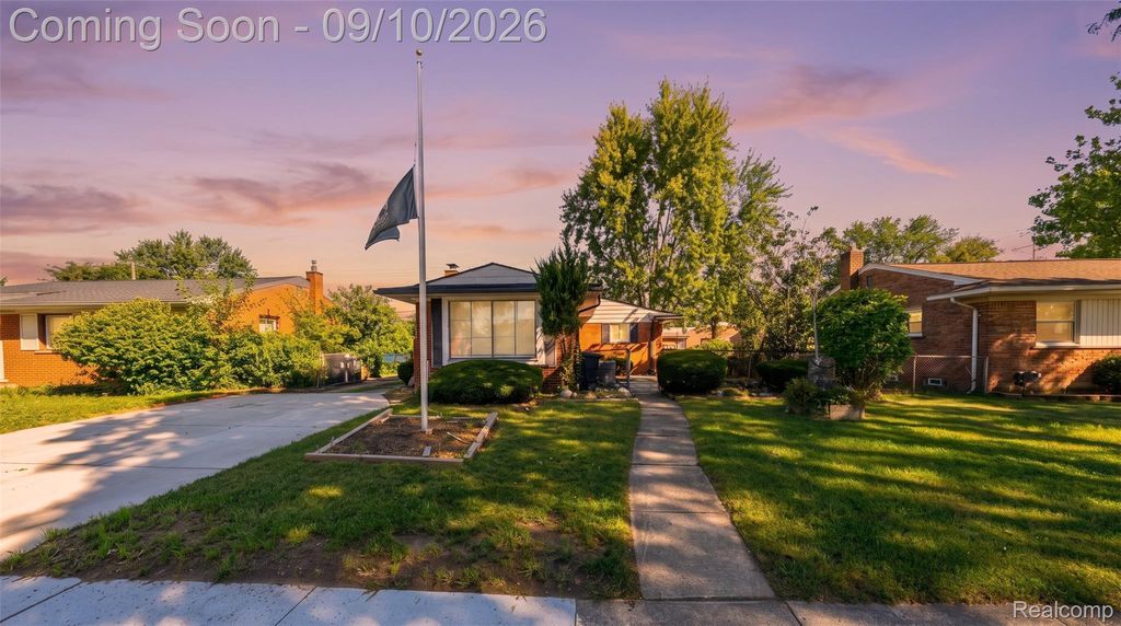 16375 Kennedy, Roseville city