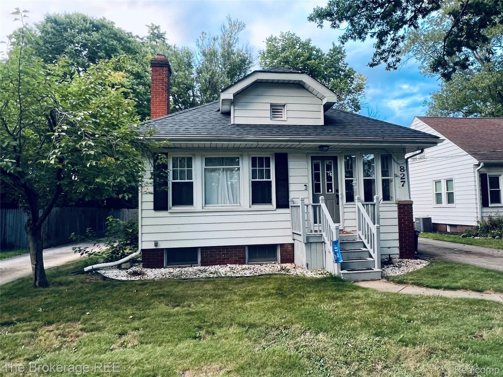 827 E Main Street, Flushing city