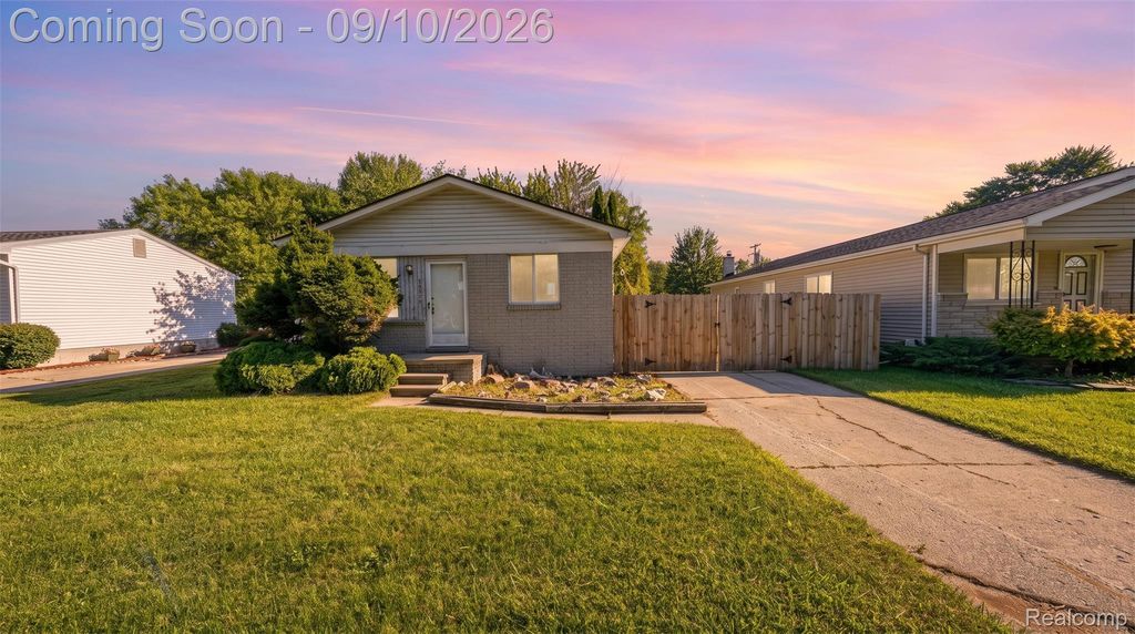 24935 Trombley Street, Harrison charter township