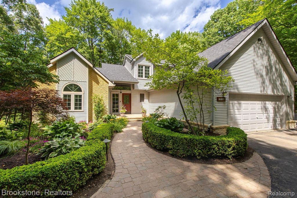 1535 Granger Road, Ortonville