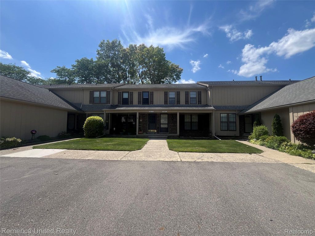 31621 Green Meadow Lane, Warren