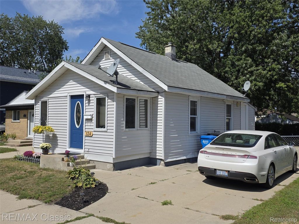 324 W Hudson Avenue, Madison Heights city