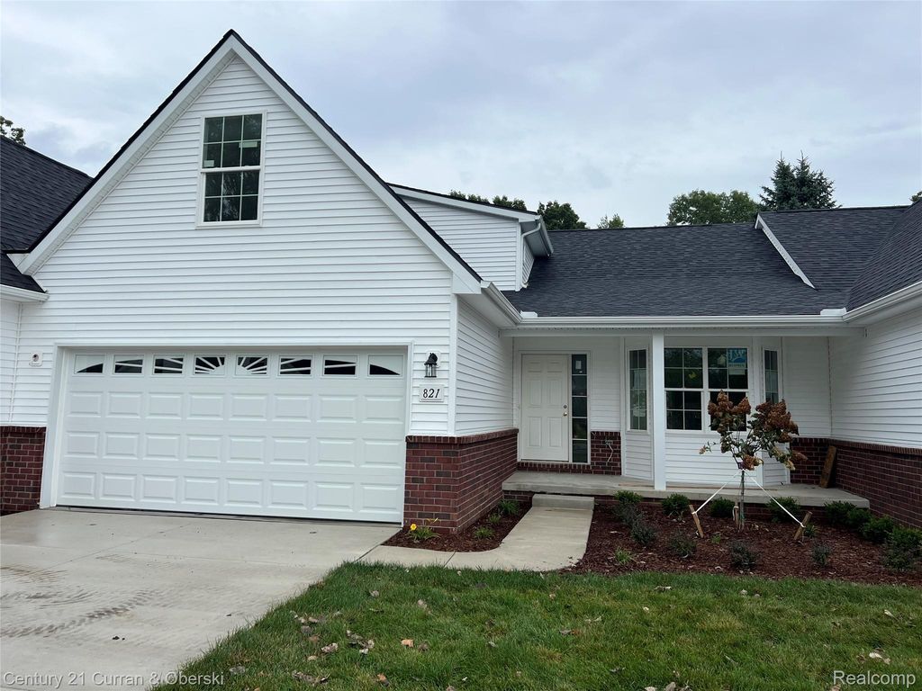 821 Nelsons Ridge Drive 12, Howell