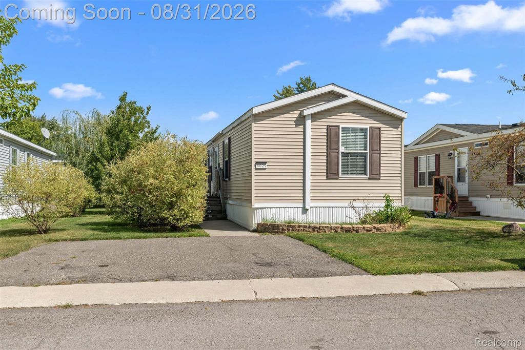 5029 Academy Drive 39a, Canton charter township