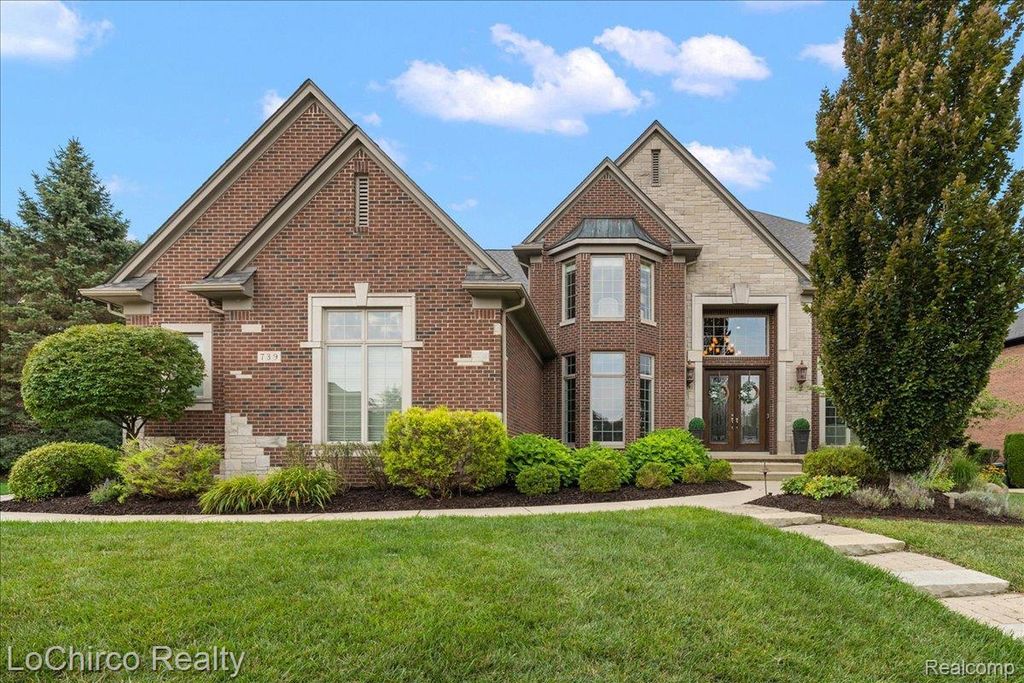 739 Majestic Drive, Rochester