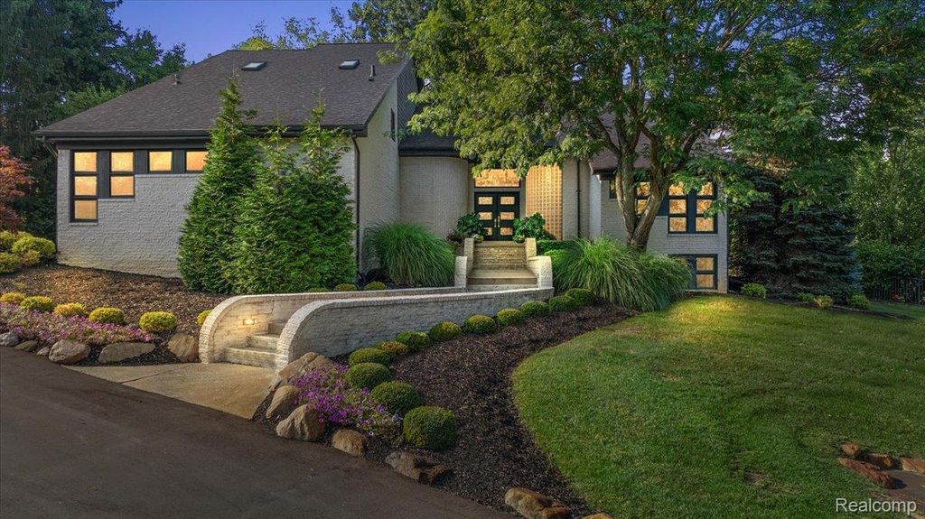 4884 Cider Hill Drive, Oakland charter township