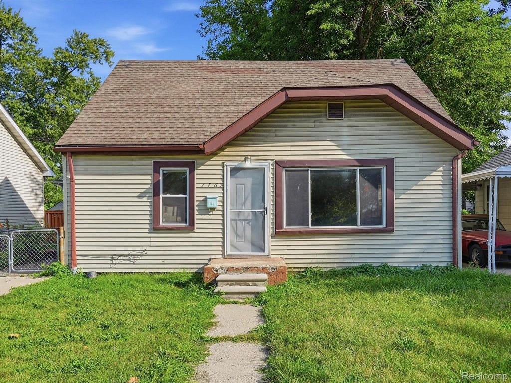 1761 E Evelyn Avenue, Hazel Park city