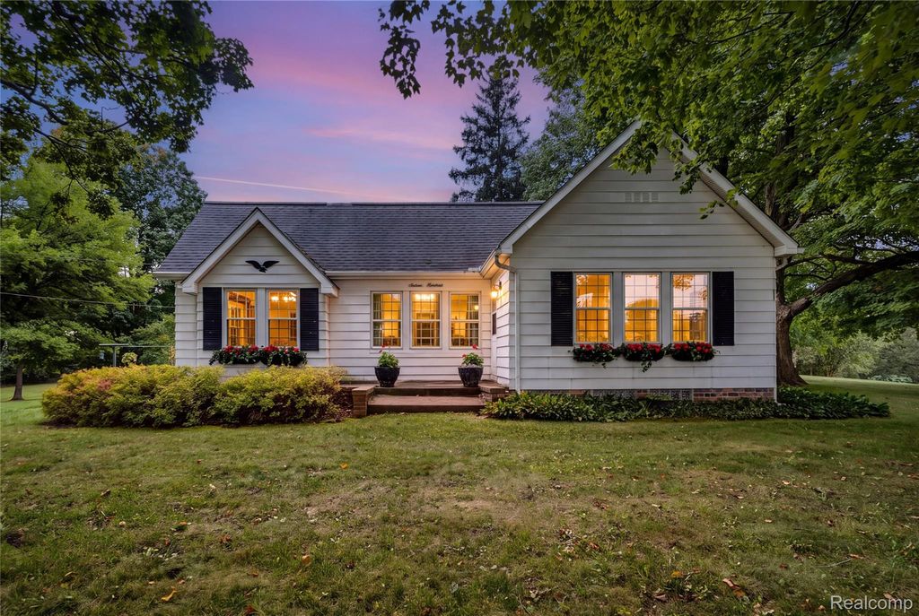 1600 E Dryden Road, Metamora township