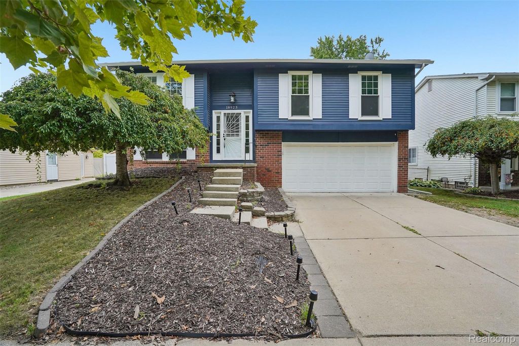 18923 Orleans Place, Woodhaven city