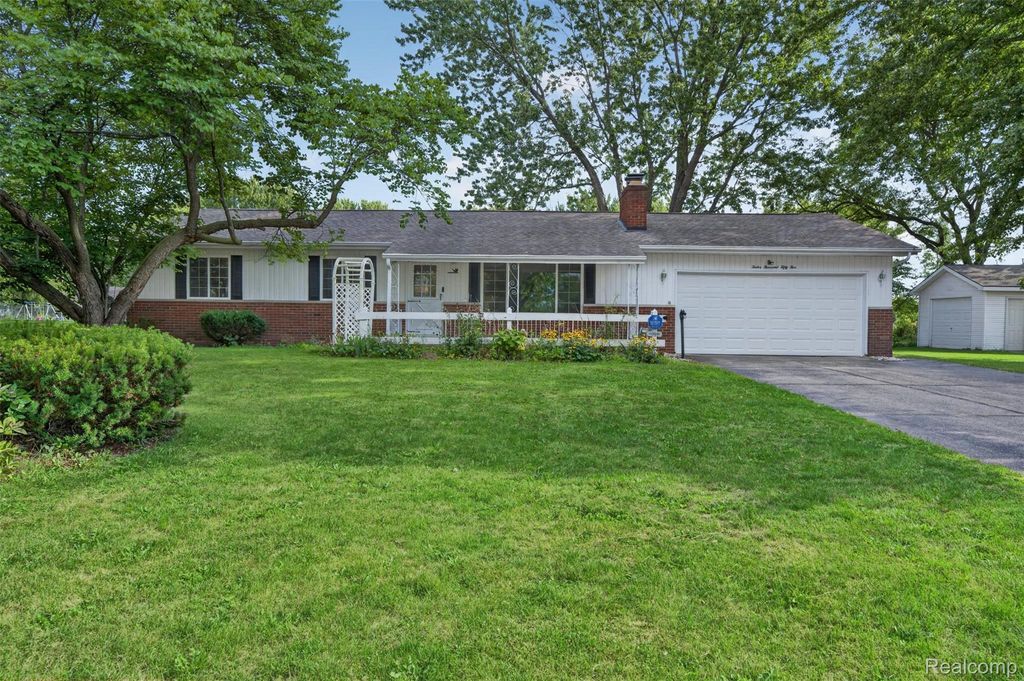 12055 W Pierson Road, Flushing charter township