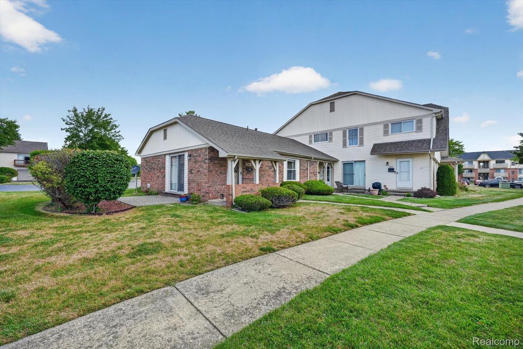 12000 Juniper Way 16, Grand Blanc