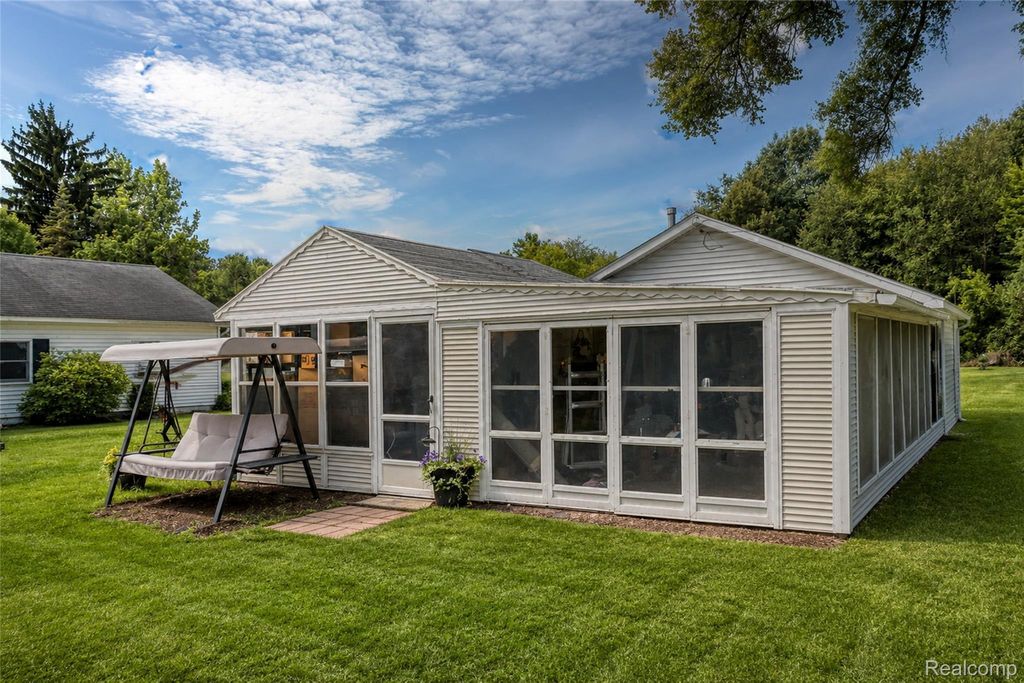 862 Ryan Road, Indianfields township