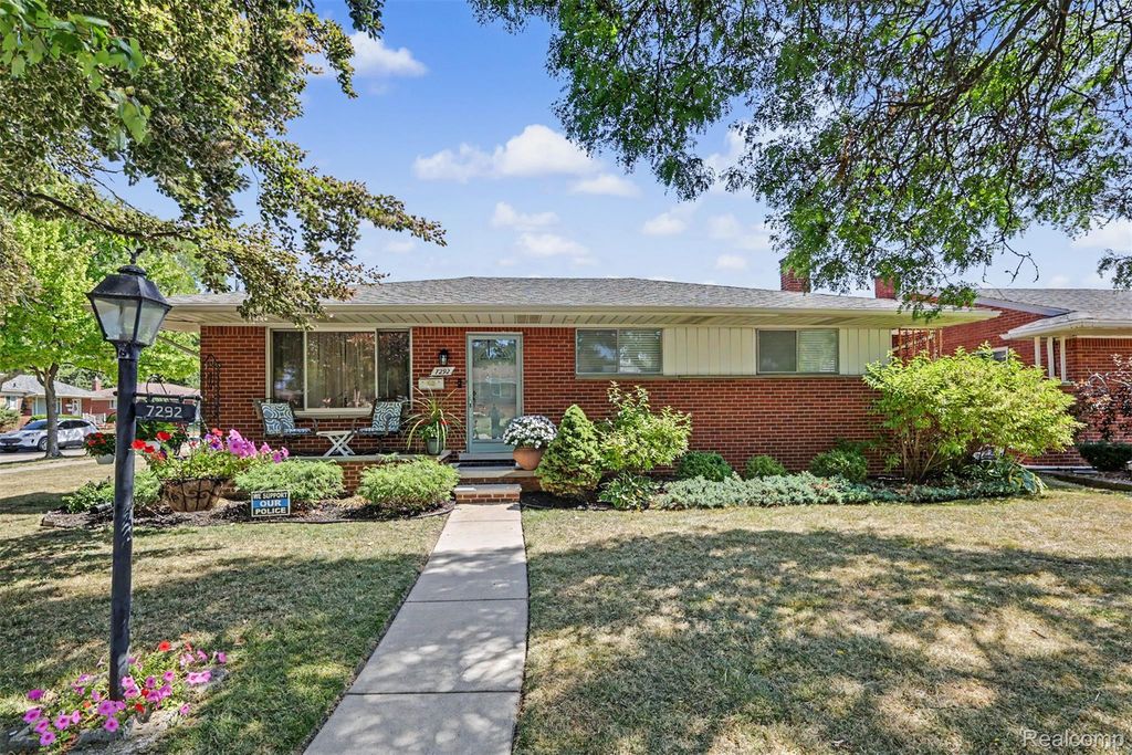 7292 Fairwood Drive, Dearborn Heights city